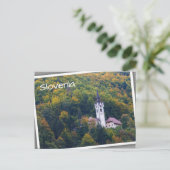 Kerk in een herfst bos in Slovenië Briefkaart (Staand voorkant)