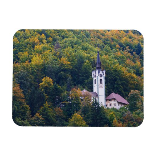 Kerk in een herfst bos in Slovenië Magneet (Horizontaal)