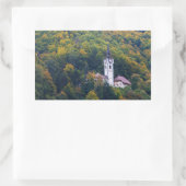 Kerk in een herfst bos in Slovenië Rechthoekige Sticker (Tas)