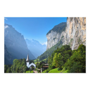 Kerk in Lauterbrunnen vallei, Zwitserland Foto Afdruk