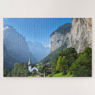 Kerk in Lauterbrunnen vallei, Zwitserland Legpuzzel