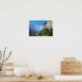 Kerk in Lauterbrunnen vallei, Zwitserland Poster (Keuken)