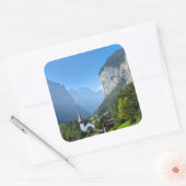 Kerk in Lauterbrunnen vallei, Zwitserland Vierkante Sticker (Envelop)