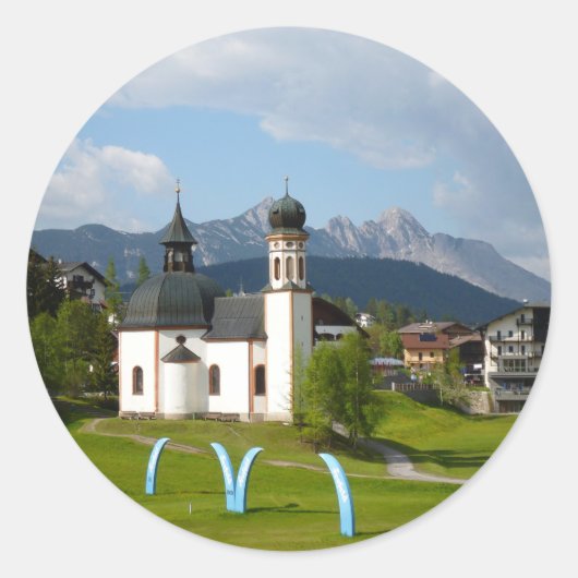 Kerk in Seefeld, Oostenrijk rond de sticker (Voorkant)
