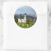 Kerk in Seefeld, Oostenrijk rond de sticker (Tas)