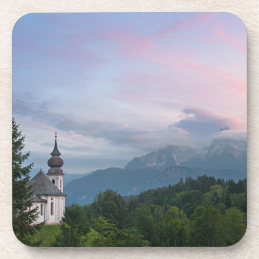 Kerk met Alpen-bergen bij zonsondergang Bier Onderzetter (Voorkant)