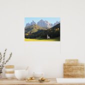 Kerk met Dolomieten bergachtergrond Poster (Keuken)