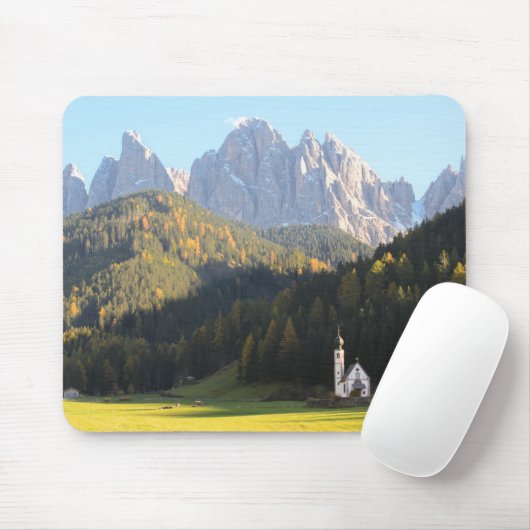 Kerk met Dolomites background mousepad Muismat (Met muis)