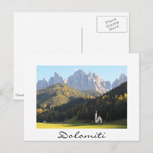 Kerk met witte briefkaart van de Dolomites-berg (Voorkant / Achterkant)