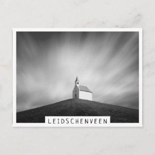 Kerk op een heuvel zwart-wit briefkaart