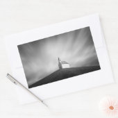 Kerk op een heuvel zwart-wit rechthoekige sticker (Envelop)