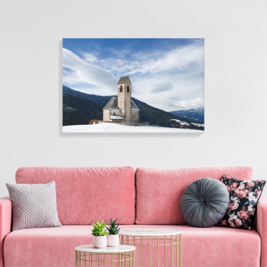 Kerk van St. Jakob in Villnöss canvas print (Insitu (Woonkamer))