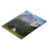 Kerk voor de Dolomietenbergen in Italië Notitieboek (Linkerzijde)