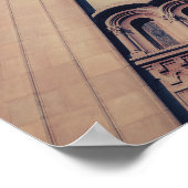 Kerkarchitectuur tegen donkere achtergrond poster (Hoek)