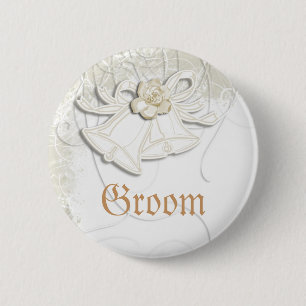Kerkkleppels op een witte volkerenbruiloft ronde button 5,7 cm