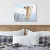 Kerkuil in vlucht ingepakt canvas print (Insitu (Slaapkamer))