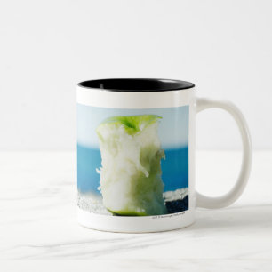 Kern van Apple in de vuil Tweekleurige Koffiemok