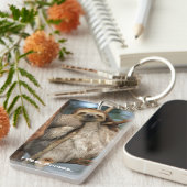 Kernketting met baby sloth die zich geprikt voelt. sleutelhanger (Voorkant Rechts)