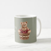 Kersbeer in een mandje koffiemok (Voorkant rechts)