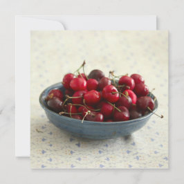 Kersen in een blauwe kom kaart