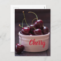 Kersen in roze kom voor fruitliefhebber