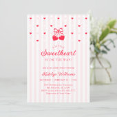 Kersen Valentijnsdag Baby Shower Uitnodiging (Staand voorkant)