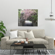 Kersenbloesems en stenen brug foto