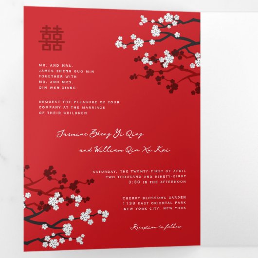 Kersenbloesems foto tweetalige Chinese bruiloft Drieluik Uitnodiging (Binnenzijde eerst)