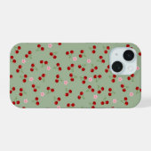 Kersenpatroon op groene achtergrond iPhone 15 case (Achterkant horizontaal)