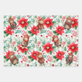 Kerst Beren & Poinsettias Wrapping Paper (Voorkant)