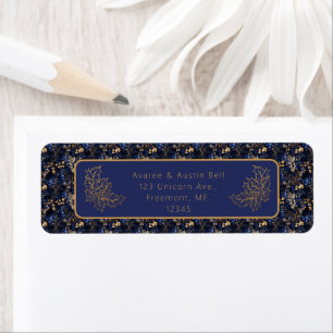 Kerst blauwe achtergrond met gouden Holly Leaf Etiket