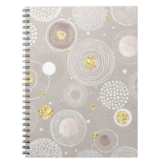 Kerst doodles: gouden folie achtergrond. notitieboek