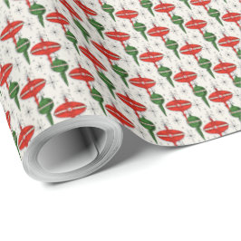 Kerst- en kerstsieraden met rode en groene retro cadeaupapier