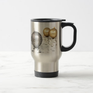 Kerst- en kerstversieringen met gouden en zilver e reisbeker