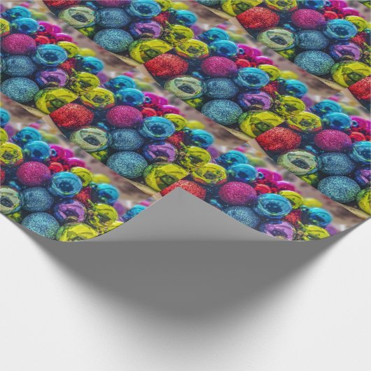 Kerst glanzende ornamenten blauw groen rood roze  cadeaupapier (Hoek)