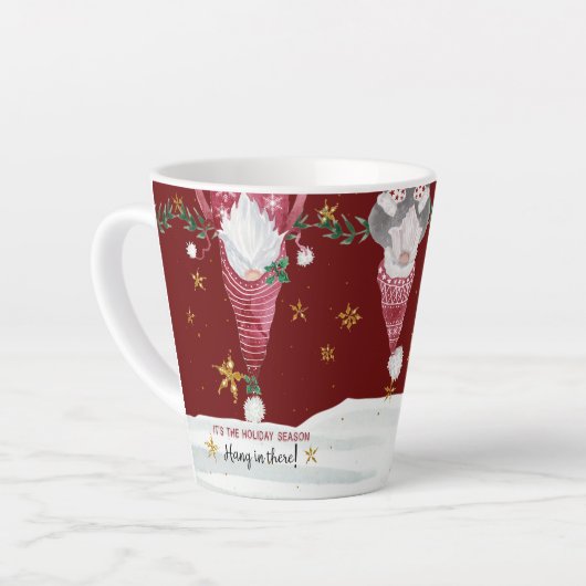 Kerst Gnome Star Snow Hang In Er Typografie Latte Mok (Linkerhoek)