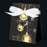 Kerst Golden Ornamenten Shiny Stars Zwart Bedankdoosjes<br><div class="desc">Kerst Golden Ornamenten Shiny Stars Zwarte Favoriete Dozen. Uniek,  mooi,  stijlvol design. Makkelijk te personaliseren. Lettertypestijl,  -grootte en -kleuren kunnen worden gewijzigd. Overeenkomende objecten beschikbaar.</div>