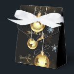 Kerst Golden Ornamenten Shiny Stars Zwart Bedankdoosjes<br><div class="desc">Kerst Golden Ornamenten Shiny Stars Zwarte Favoriete Dozen. Uniek,  mooi,  stijlvol design. Makkelijk te personaliseren. Lettertypestijl,  -grootte en -kleuren kunnen worden gewijzigd. Overeenkomende objecten beschikbaar.</div>