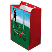 Kerst Golfer Monogram Ontwerp Medium Cadeauzakje (Achterkant Gekanteld)