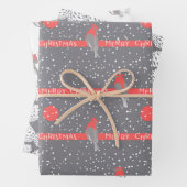 Kerst grijs witte rode vogels dennen inpakpapier vel (In situ)