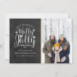 Kerst Holly Jolly Script Chalkboard Foto Feestdagenkaart<br><div class="desc">Een stijlvol Holly Jolly fotovakantiekaartontwerp dat u kunt personaliseren met uw favoriete foto,  bericht,  namen en jaar op een krijtbordachtergrond. Op de achterkant staan vallende sneeuwvlokken op een bijpassende krijtbordachtergrond. Ontworpen door Thisnotme©</div>