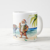Kerst in juli met de kerstman op het strand grote koffiekop (Voorkant rechts)