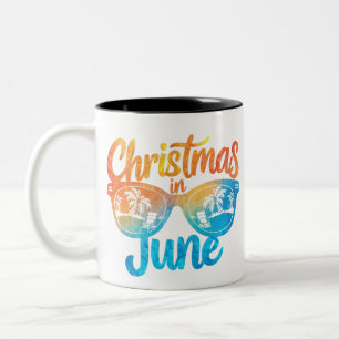 Kerst in juni zonnebril grappige zomer vakantie tweekleurige koffiemok