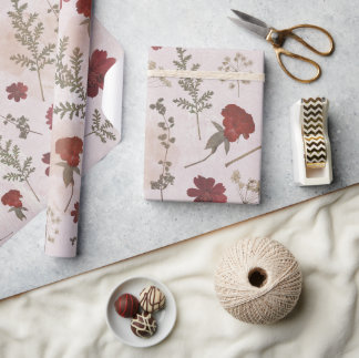 Kerst inpakpapier met geperste bloemen