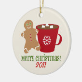 Kerst-kerstversiering met keukenbrood en warme cho keramisch ornament (Links)