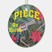 Kerst-kerstversiering op aarde Pistool Keramisch Ornament (Links)