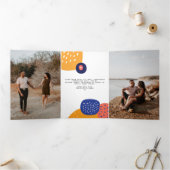 Kerst Kleurrijk Abstract Rendier Gepersonaliseerd Drieluik Wenskaart (Binnen)