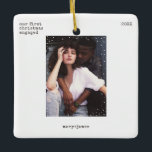 Kerst Minimale Typewriter foto Keramisch Ornament<br><div class="desc">Personaliseer deze minimale en stijlvolle kerstboom keramische ornament met typemachine grunge typografie en een strak, eenvoudig en minimalistisch wit sneeuwval lijst. Voeg je foto, namen, aangepaste tekst en kerstjaar toe. Een cool, eenvoudig, geavanceerd en eigentijds kerstontwerp in moderne zwart-witte kleuren, aanpasbaar in elke kleur en elk lettertype. Kondig uw verloving...</div>