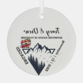 Kerst Mountain Pine Trees paar verloofd zwart Glas Ornament (Achterkant)
