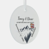 Kerst Mountain Pine Trees paar verloofd zwart Glas Ornament (Voorkant Rechts)